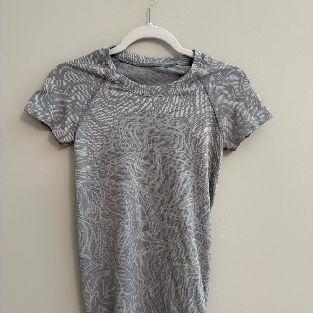 Lululemon Gray Patterned Swiftly Tech